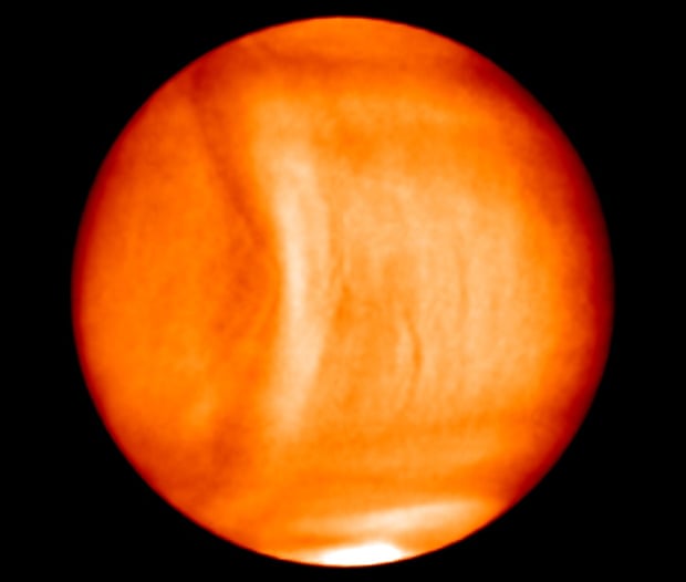 The Akatsuki probe captured images of the giant wave in the Venusian cloud tops in December 2015.