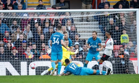 Southampton's Theo Walcott (right) scores his side's second goal.