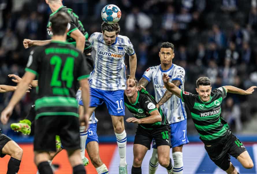 Jurgen Ekkelenkamp scores Hertha’s first goal.