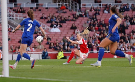 Stina Blackstenius fires home Arsenal’s fourth