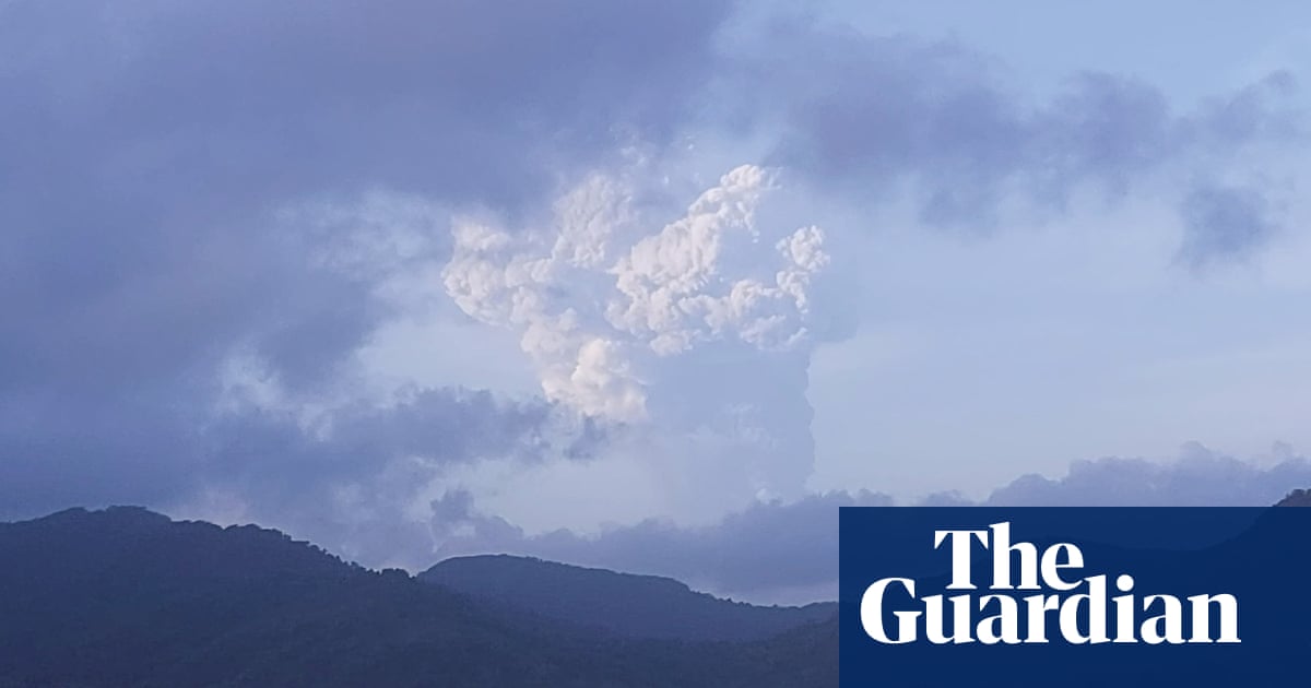 St Vincent water supply running low as volcano explosions continue