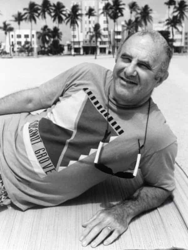 Clive James in the BBC TV series Postcard from Miami, 1990.