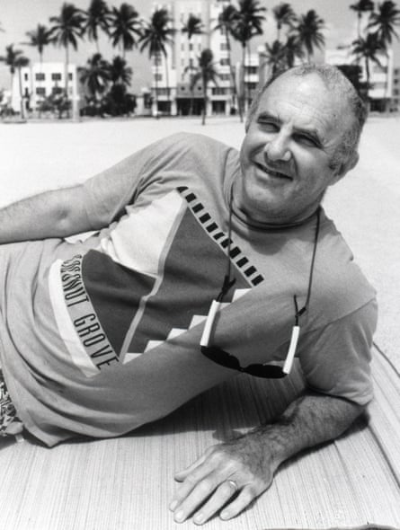 Clive James in the BBC TV series Postcard from Miami, 1990.