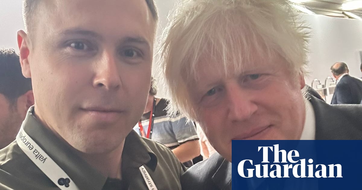 Zelenskiy urged to intervene in case of British soldier who deserted to fight in Ukraine - The Guard