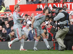 Steven Gerrard got his hands on the unofficial Premier League title in 2009 despite not winning the real one with Liverpool.