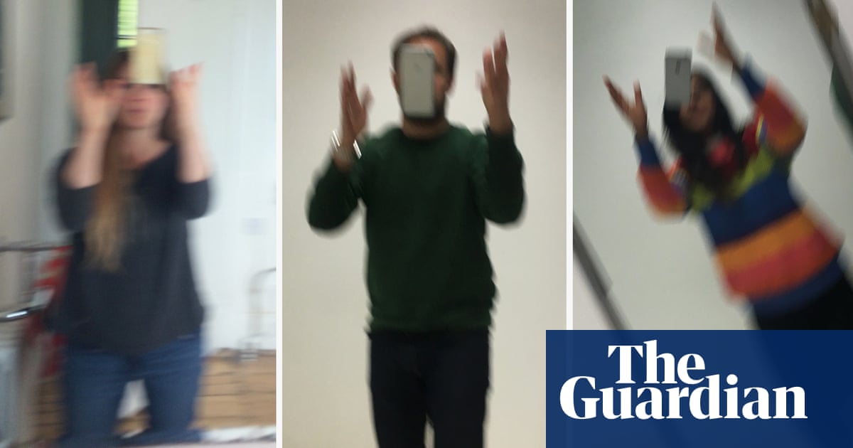 Can You Master The No Hands High Five Selfie Photography Guardian High Five Selfie Photography, How To Take A Mirror Selfie Without Showing Your Phone