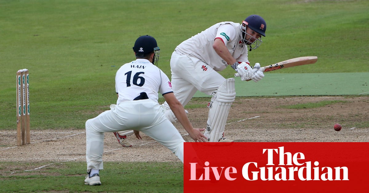 County cricket: Warwickshire v Essex, Gloucestershire v Sussex and more – live!