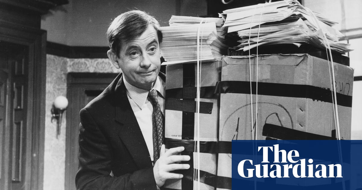 Yes Minister actor Derek Fowlds dies at 82
