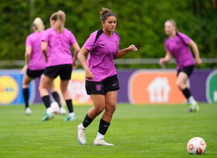 England’s Jess Carter during a training session at Sportanlage Au, Zurich.