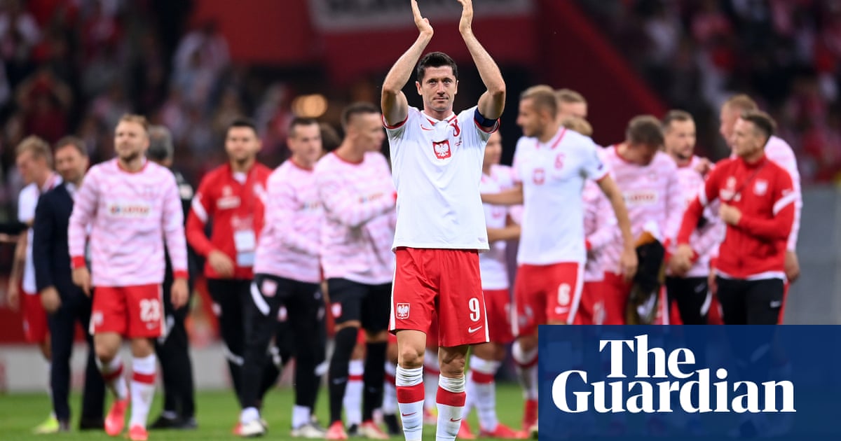 Lewandowski stages one-man nation routine with aplomb against England | Jonathan Liew