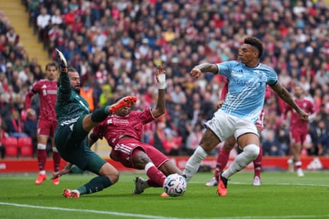 Nottingham Forest’s Igor Jesus has his shot blocked by Liverpool’s Jeremy Jacquet.