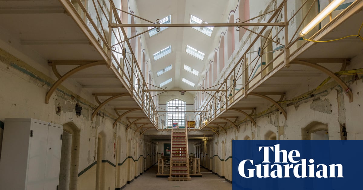 Urgent action needed to curb rise in prison deaths linked to spice, say UK researchers