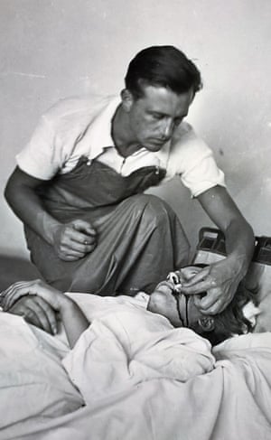 Gerda Taro being treated by Janos Kiszely, a volunteer doctor from Hungary.