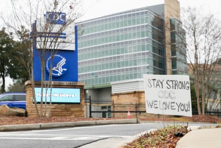 a sign outside the CDC says âÂÂstay strong CDC we love youâÂÂ