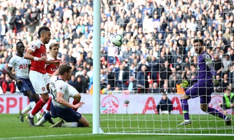 Jan Vertonghen of Tottenham Hotspur blocks Pierre-Emerick Aubameyang’s follow up after having his penalty saved.