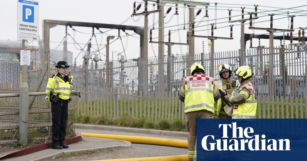 Counter-terror police leading inquiry into ‘unprecedented’ Heathrow fire
