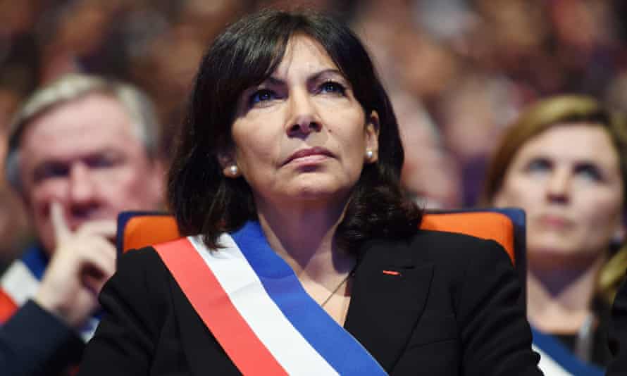 Paris mayor Anne Hidalgo attends a meeting of French mayors in Paris on November 18, 2015.