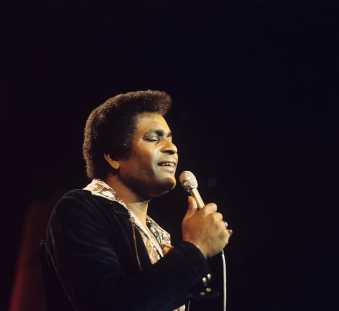 Singer Charley Pride performs on stage in the 1970’s.