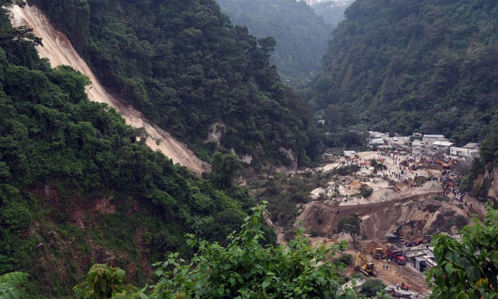 the landslide in Cambray near Guatemala City on 2/10/15. (Photo: Johan Ordonez/AFP/Getty Images) the landslide in Cambray near Guatemala City on 2/10/15