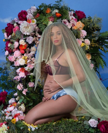 Beyoncé’s 2017 pregnant-with-twins post