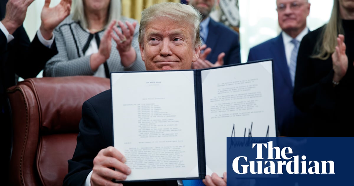trump signs space force