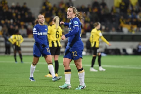 Erin Cuthbert of Chelsea celebrates after scoring her team’s second goal at Häcken.