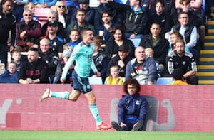 Vardy celebrates in front of the Palace fans.