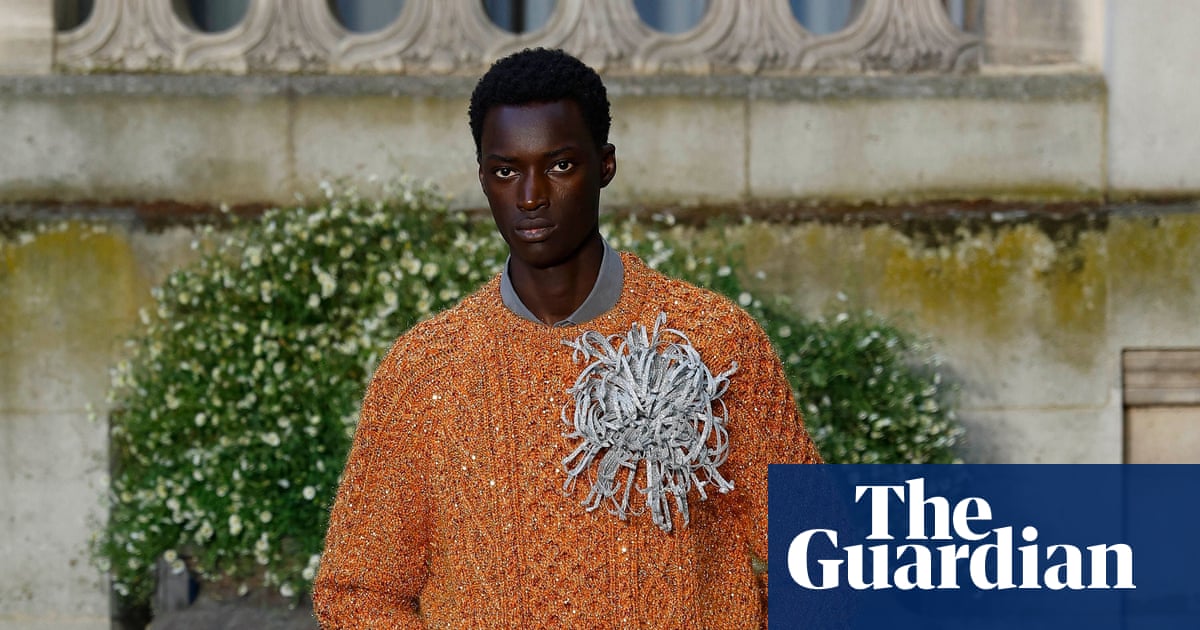 Dior mashes up laid-back ‘indie sleaze’ with elegant luxury