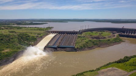 ‘Kami mengambil pakaian, selimut, dan seekor anjing’: orang-orang yang dipindahkan oleh sebuah bendungan 50 tahun yang lalu, tetapi masih berjuang untuk keadilan ‘Kami mengambil pakaian, selimut, dan seekor anjing’: orang-orang yang dipindahkan oleh sebuah bendungan 50 tahun yang lalu, tetapi masih berjuang untuk keadilan