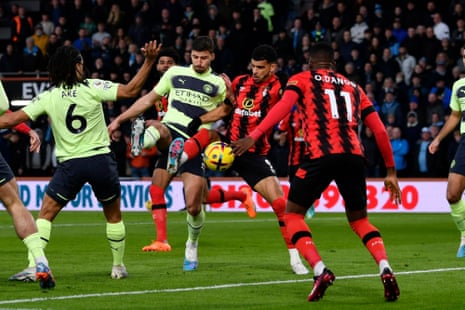 Bournemouth v Manchester City: Premier League – live | Premier League 4 Solanke battles for possession with Dias.