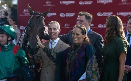 Mickaël Barzalona and Daryz are greeted by Princess Zahra Aga Khan and her daughter Sara Boyden.