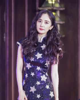 The Chinese actor Yang Mi said on Sunday she was ending her contract to represent Versace.
