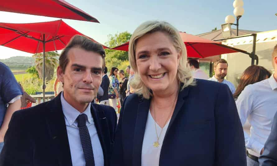 Emmanuel Taché de la Pagerie avec la leader du Rassemblement national, Marine Le Pen.
