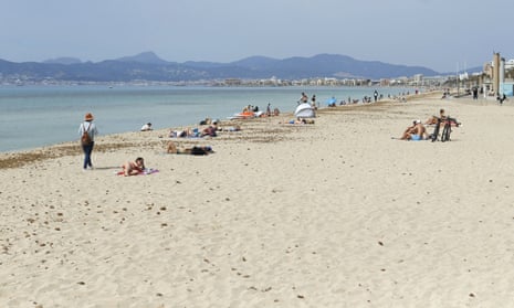 cigarette the beaches Miami Beach bans cigarettes at and parks Get those cigarette butts off
