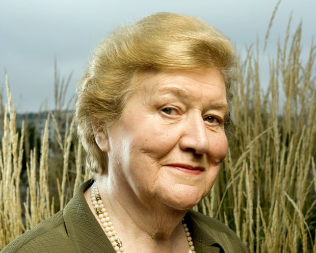 Patricia Routledge