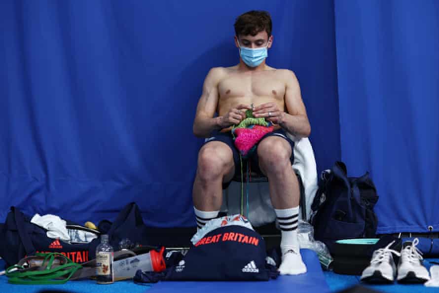 Tom Daley tejiendo en los Juegos Olímpicos