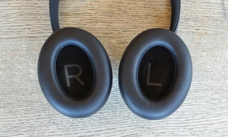 pust pille Instruere Bose Noise Cancelling Headphones 700 review: less business, more modern  design | Headphones | The Guardian