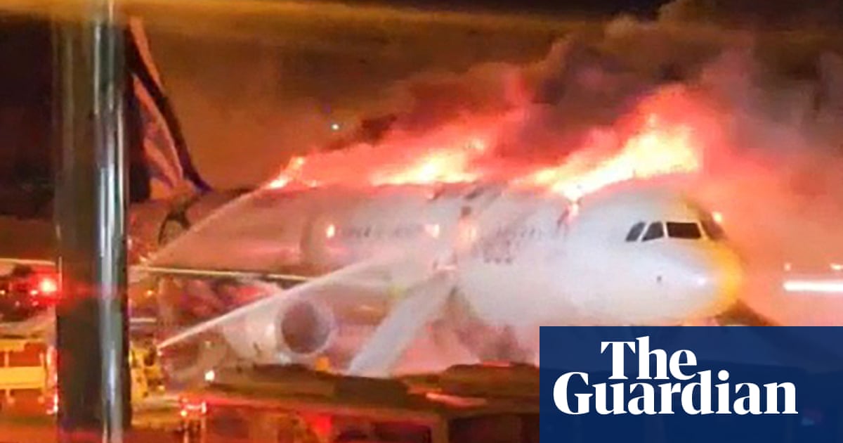 Passengers and group evacuated as aircraft catches hearth on South Korean runway Passengers and group evacuated as aircraft catches hearth on South Korean runway