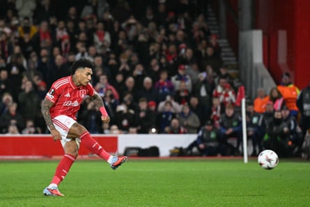 Igor Jesus scores the second goal from the penalty spot to give Nottingham Forest a 2-0 victory against Porto.