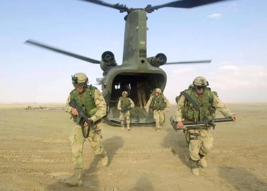 Des soldats américains s'entraînent en Afghanistan, 2003.