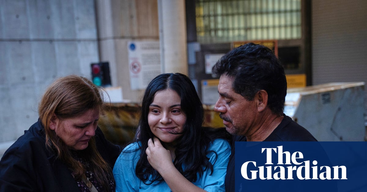 Prosecutors move to drop charges against Chicago woman shot by border patrol agent