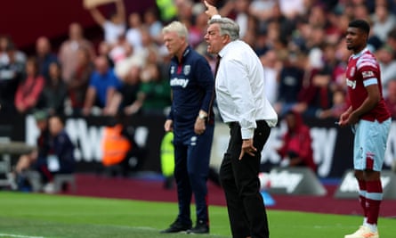 Sam Allardyce regarde son équipe de Leeds perdre à West Ham