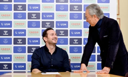 Frank Lampard (left) speaks to Farhad Moshiri after becoming the new manager of Everton FC on 31 January 2022.