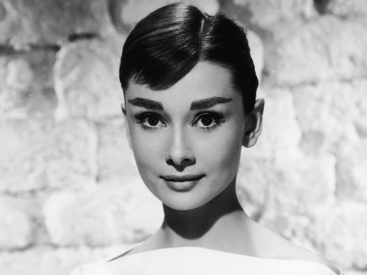 🎬 Audrey Hepburn's Greatest Heartbreak Wasn't Fame—It Was the Men She Could Never Truly Hold Onto