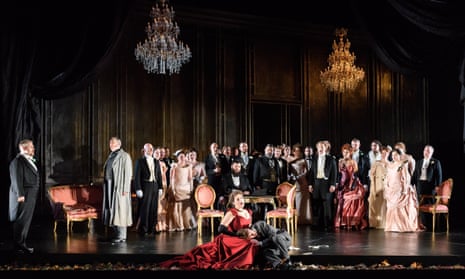 La traviata at Scottish Opera.