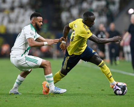 Sadio Mané on the ball for Al-Nassr