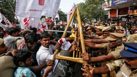 Deadly clashes in India as protests take place across country – video