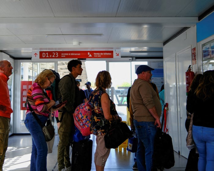 One million migrants in Spain apply to regularise status in new scheme