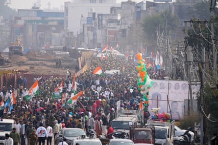 The yatra makes its way through Jammu, with Rahul Gandhi at its centre in his white T-shirt.