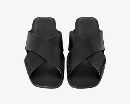Crossover leather sandals.